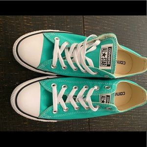 Mint Green Converse women’s size 10